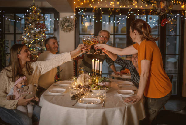 istock Family Christmas dinner 1337799765