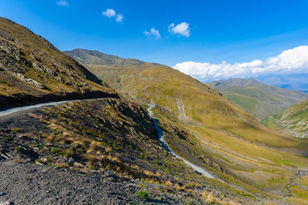 beautiful view of abano gorge in tusheti, dangerous mountain road in georgia - tusheti imagens e fotografias de stock