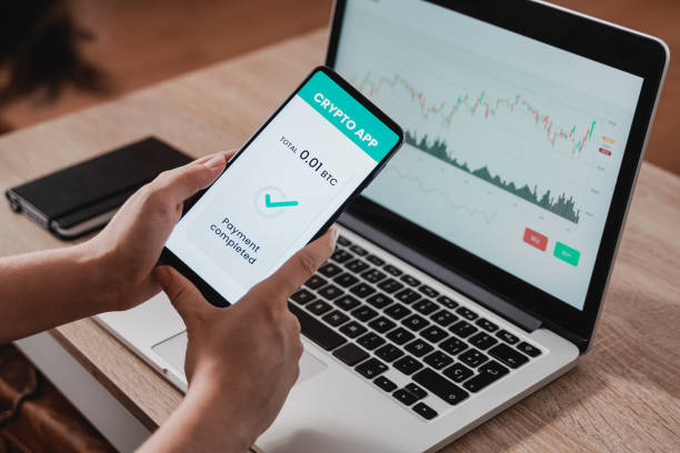 istock Trader woman using crypto payment service provider app with smartphone - Cryptocurrency trend technology concept - Focus on screen 1337919674