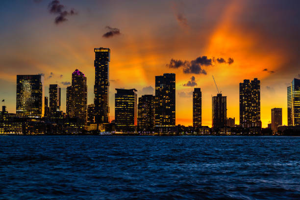 istock Night view of New Jersey 1337923074