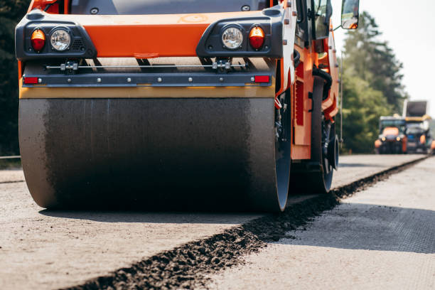 istock Road service repairs the highway 1338038632