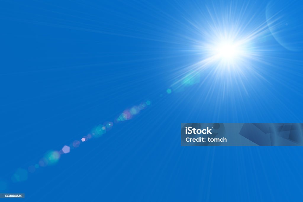 Lensflare de soleil éclatant - Photo de Rayon ultraviolet libre de droits