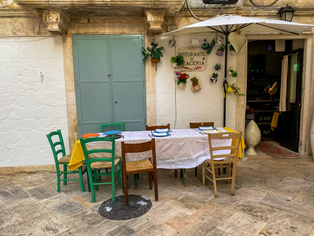 italská restaurace - locorotondo - stock snímky, obrázky a fotky