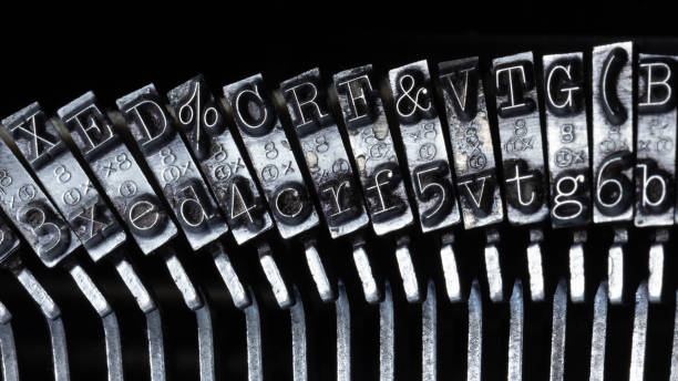 antique typewriter - typebar business retro revival letter imagens e fotografias de stock