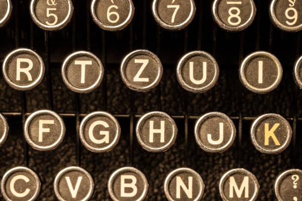 macchina da scrivere antica - typewriter key foto e immagini stock