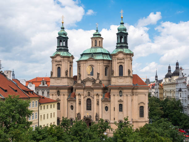 Saint Nicolas Czechoslovak Hussite Church Saint Nicolas Czechoslovak Hussite Church on Old Town Square in Prague, Czech Republic st nicholas church prague stock pictures, royalty-free photos & images