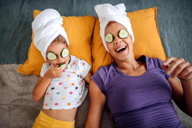 istock Mother and daugther at home 1338232655