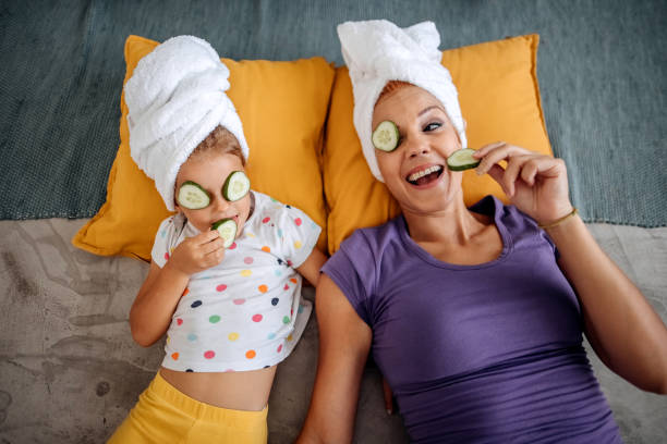 istock Mother and daugther at home 1338232656