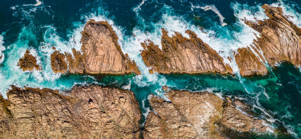 rocas del canal - margaret river fotografías e imágenes de stock