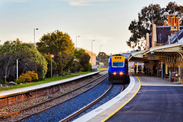 bathurst train arrive station - non urban scene railroad track station day imagens e fotografias de stock