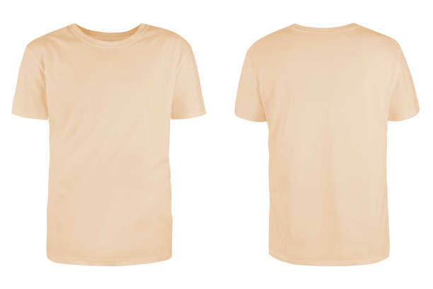 мужской бежевый пустой шаблон футболки, с двух сторон, естественной формы на невидимом манекене, для вашего дизайна макет для печати, изоли� - beige стоковые фото и изображения