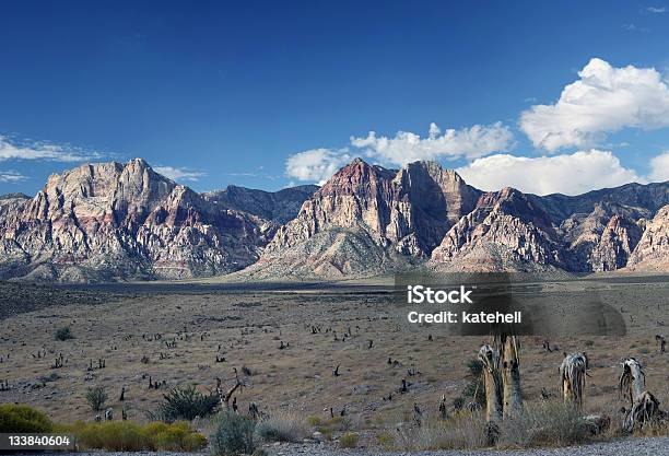 Red Rock Canyon Foto de stock y más banco de imágenes de Parque nacional - Parque nacional, Área de conservación nacional del Cañón Red Rock, Acantilado