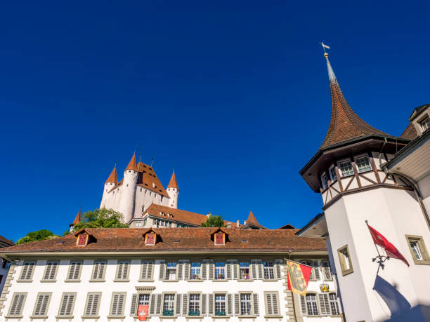 툰앤캐슬 툰의 올드타운, 베르너 오버랜드, 베른 주, 스위스 - thun switzerland facade european culture 뉴스 사진 이미지