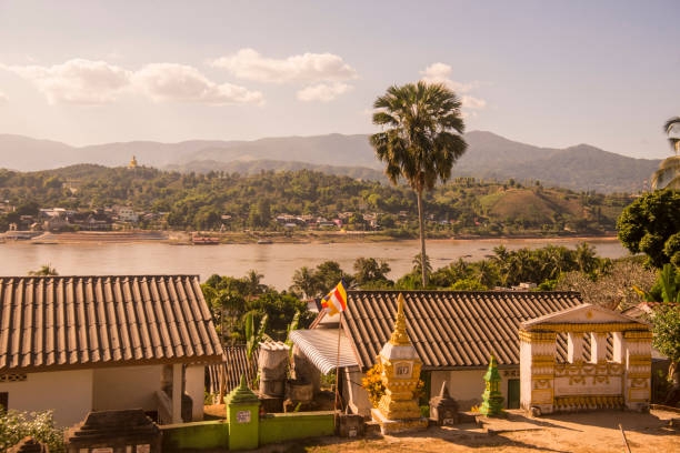 lao huay xay mekong river view - chiang khong imagens e fotografias de stock