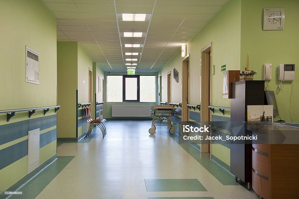 Couloir de l'hôpital - Photo de Bureau des infirmières libre de droits