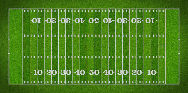 vista superior do layout de tamanho de jarda padrão vazio campo de futebol americano com grama real verde realista e espaço de cópia. fundo de recreação esportiva em equipe - jarda - fotografias e filmes do acervo