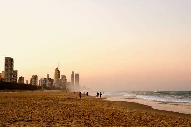 istock Sunset walk from Mermaid to Broadbeach, Gold Coast 1338513248
