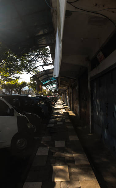 istock A pathwalk in a traditional market closed by pandemic 1338551453
