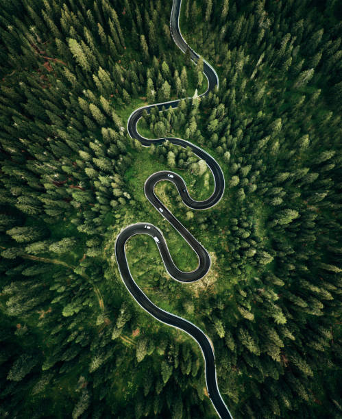 kręta droga w dolomitach - car green nature landscape zdjęcia i obrazy z banku zdjęć