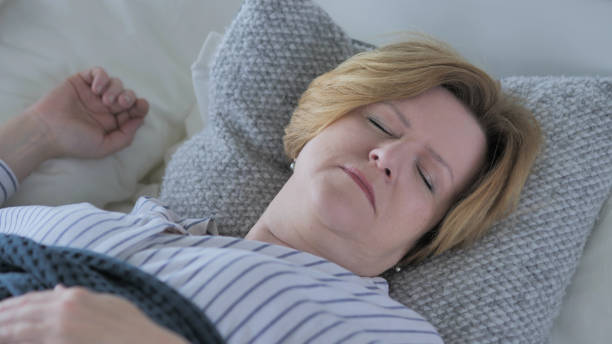 眠っている老婦人のクローズアップ - 16711 ストックフォトと画像