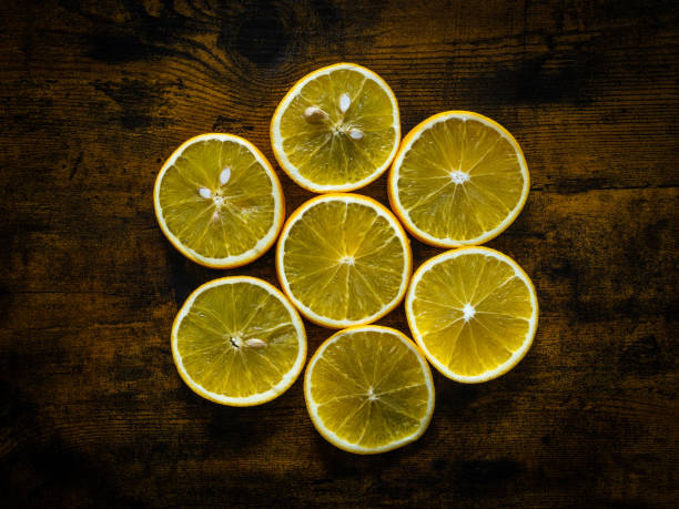 istock Slices of oranges 1338700572