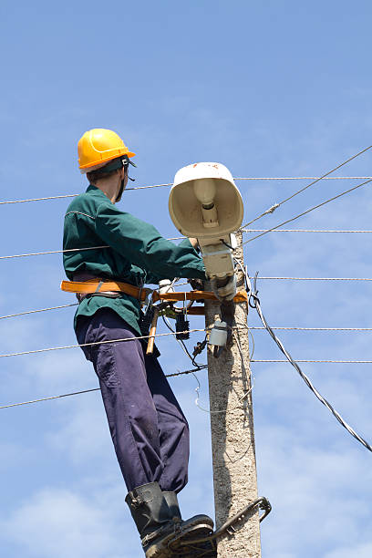 istock Worker electrician   repair   lantern 133876622