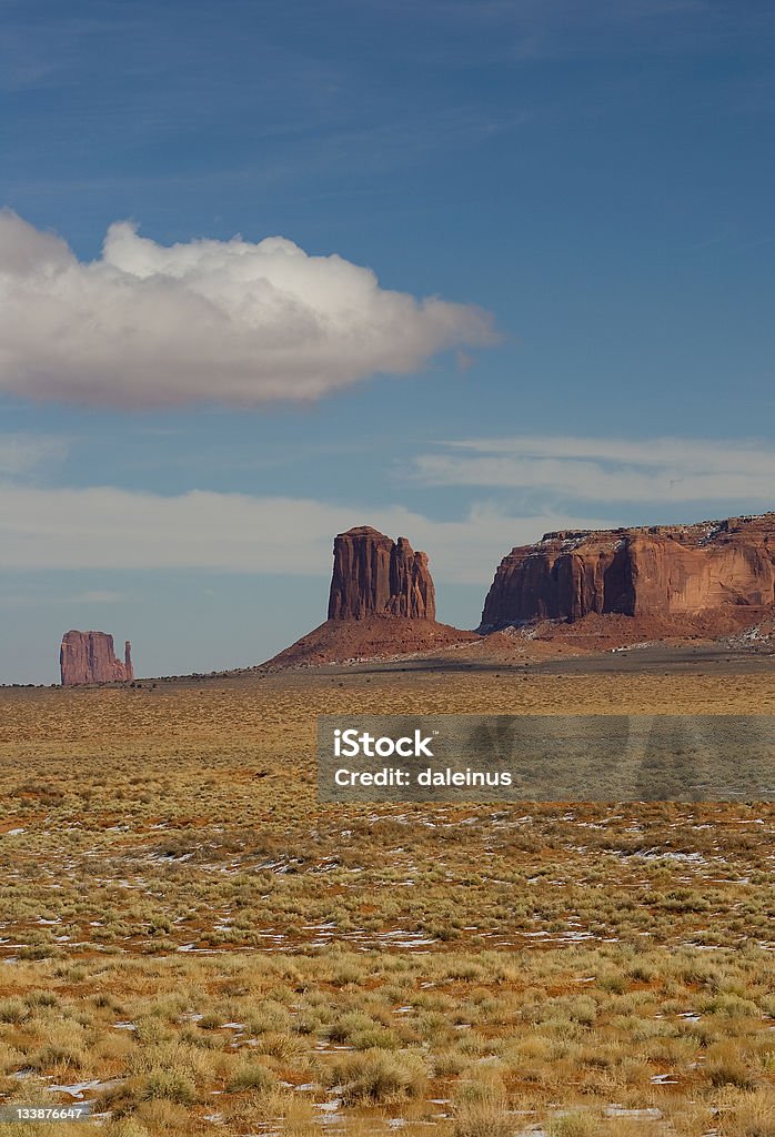 Monument Valley towers - Foto de stock de Areia royalty-free