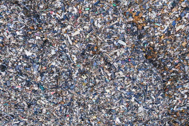 materiale plastico di scarto - landfill foto e immagini stock