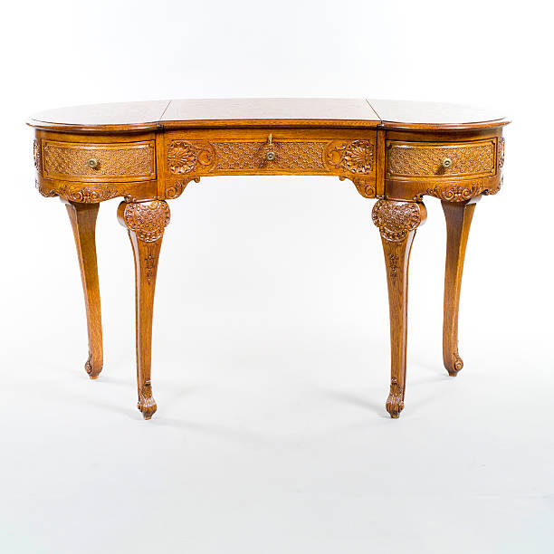 antigüedades de mesa - furniture table isolated old fotografías e imágenes de stock