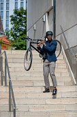 gesch%C3%A4ftsmann-mit-fahrrad.jpg?b=1&s