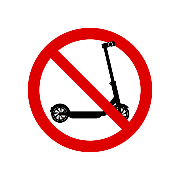 push scooter verbotsschild. kein symbol auf weiß isoliert. vektor-illustration - backslash stock-grafiken, -clipart, -cartoons und -symbole