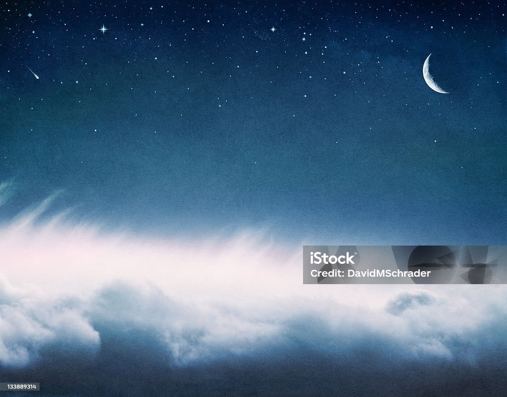 Raggiante nuvole e luna - Foto stock royalty-free di A bioccoli