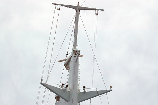 center mast of a cruise ship
