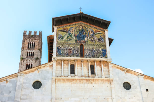 istock Beautiful architecture of catholic church (Basilica di San Frediano) in Lucca. 1338911262