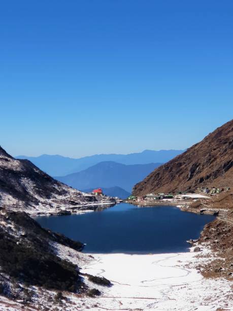 50 nuances de bleu - sikkim photos et images de collection