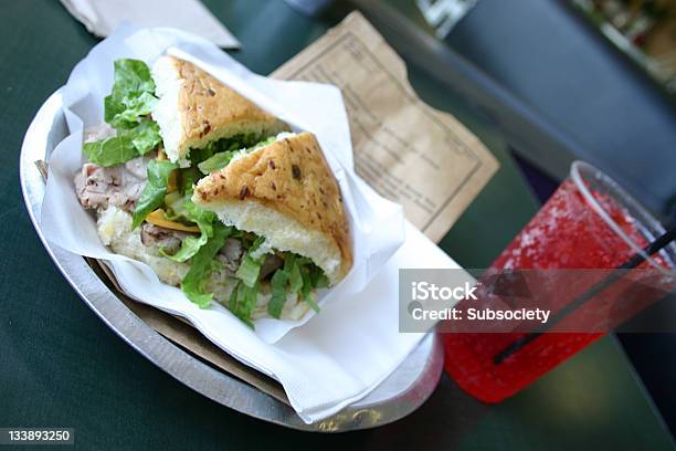 Sandwich Di Tacchino - Fotografie stock e altre immagini di Alimentazione sana - Alimentazione sana, Busta di carta, Carne di tacchino
