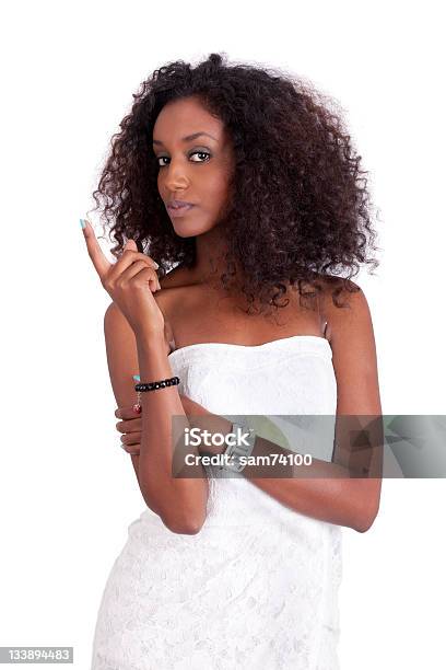 若いアフリカ系アメリカ人女性を見上げる - 1人のストックフォトや画像を多数ご用意 - 1人, アフリカ民族, アフリカ系アメリカ人