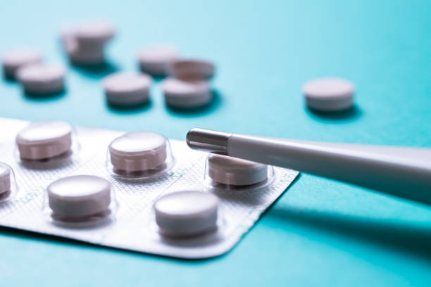 istock Antipyretic and thermometer 1338977930