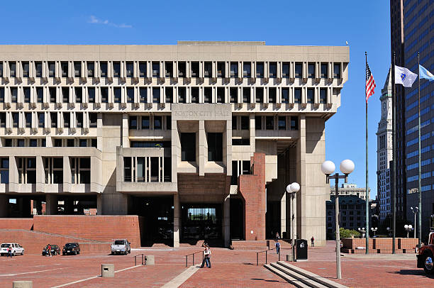 city hall plaza hotel, boston - clear sky urban scene boston massachusetts stock-fotos und bilder