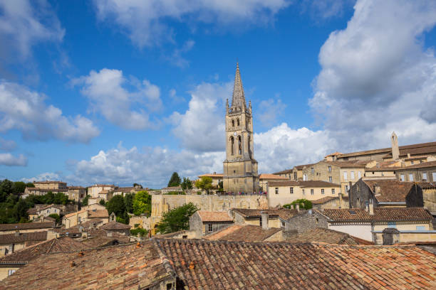 istock view of saint emilion 1339038311