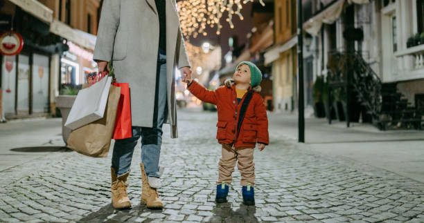 istock Christmas shopping with my mom 1339039881