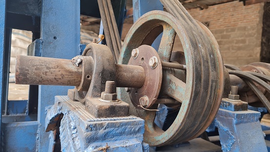 Pulley and belt