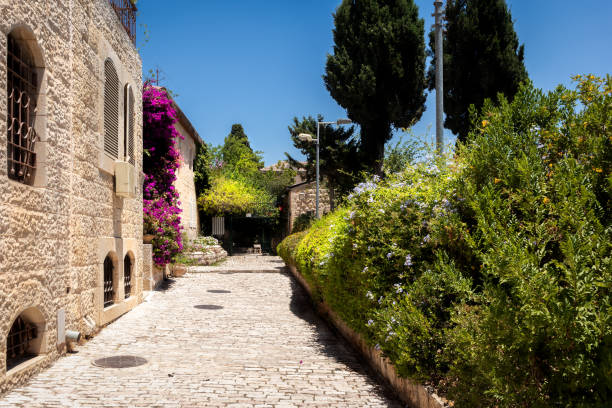 istock Yemin Moshe Lane in the Summer - Jerusalem 1339048699
