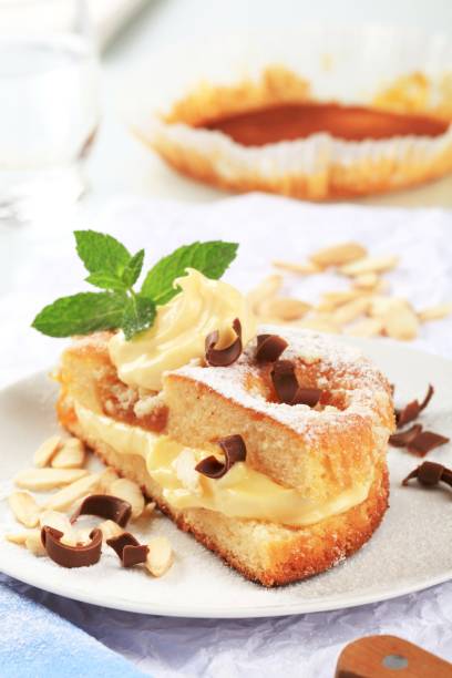 istock Apricot cake with pudding cream - closeup 133910767