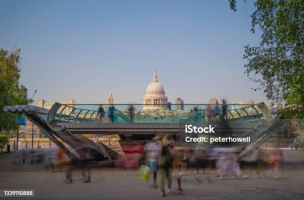 Tate Millennium Bridge And St Pauls Long Exposure Stock Photo - Download Image Now - Bankside, London - England, Art Museum