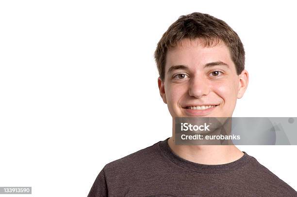 Teen Boy Retrato Foto de stock y más banco de imágenes de 16-17 años - 16-17 años, Adolescente, Fondo blanco