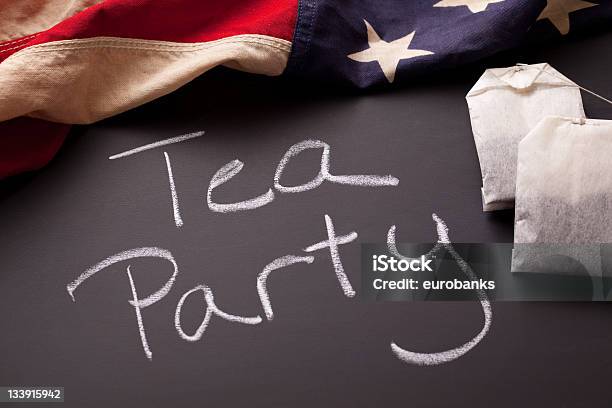 Foto de De Tea Party e mais fotos de stock de Bandeira - Bandeira, Bandeira Norte-Americana, Chá