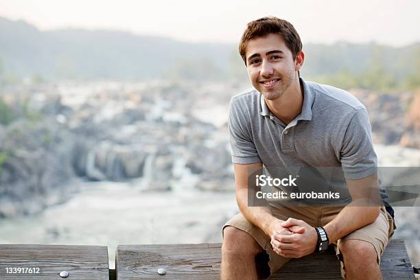 Foto de Jovem No Parque e mais fotos de stock de Great Falls - Great Falls, Verão, Virgínia - Estado dos EUA