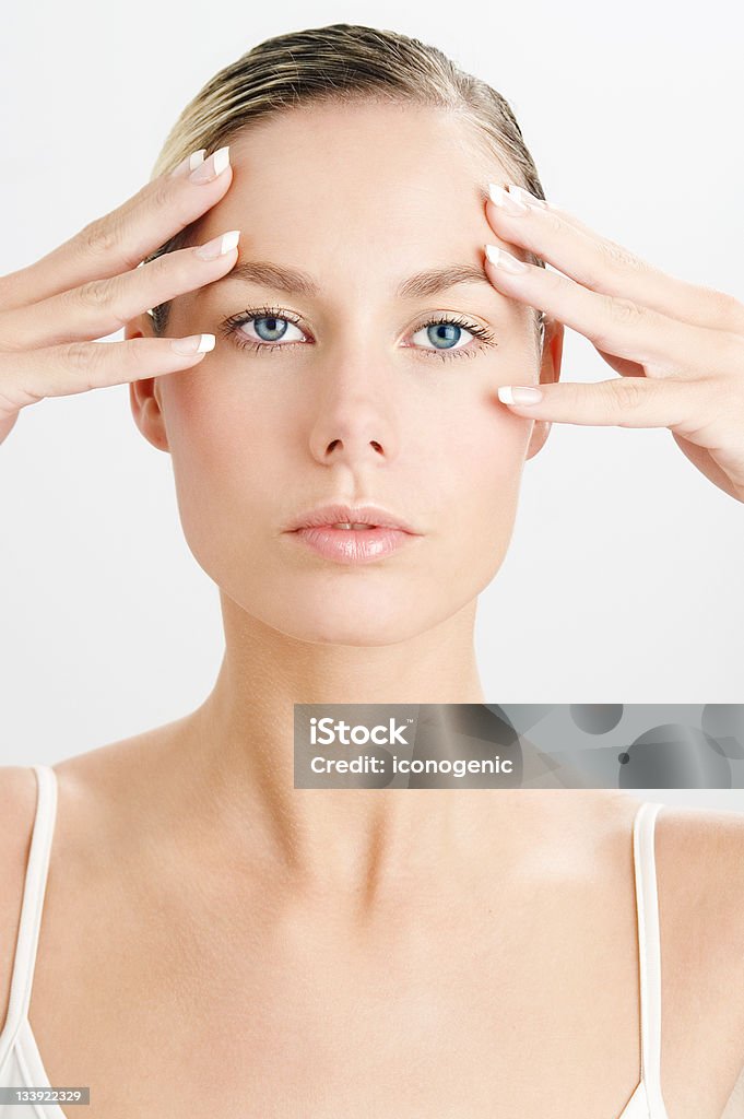 Massaggio del viso - Foto stock royalty-free di Abilità
