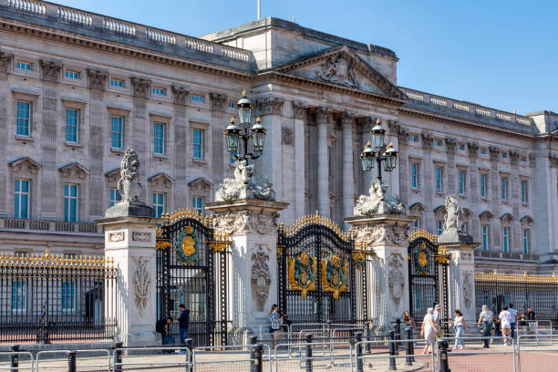 palácio de buckingham em londres - palace buckingham palace london england england - fotografias e filmes do acervo